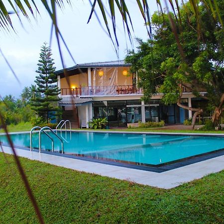 Nico Lagoon Hotel Negombo Bagian luar foto