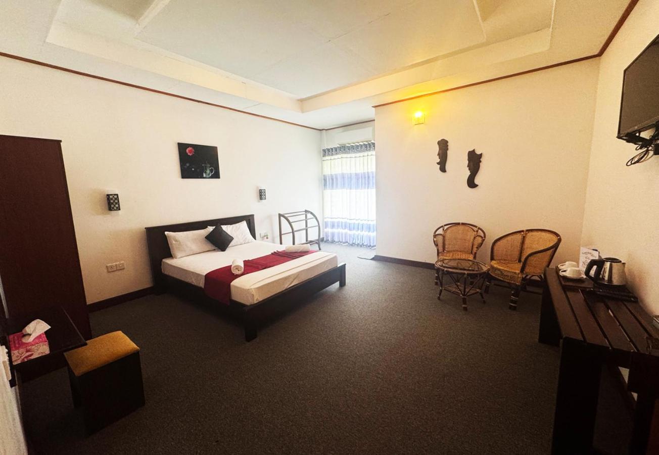 Nico Lagoon Hotel Negombo Bagian luar foto