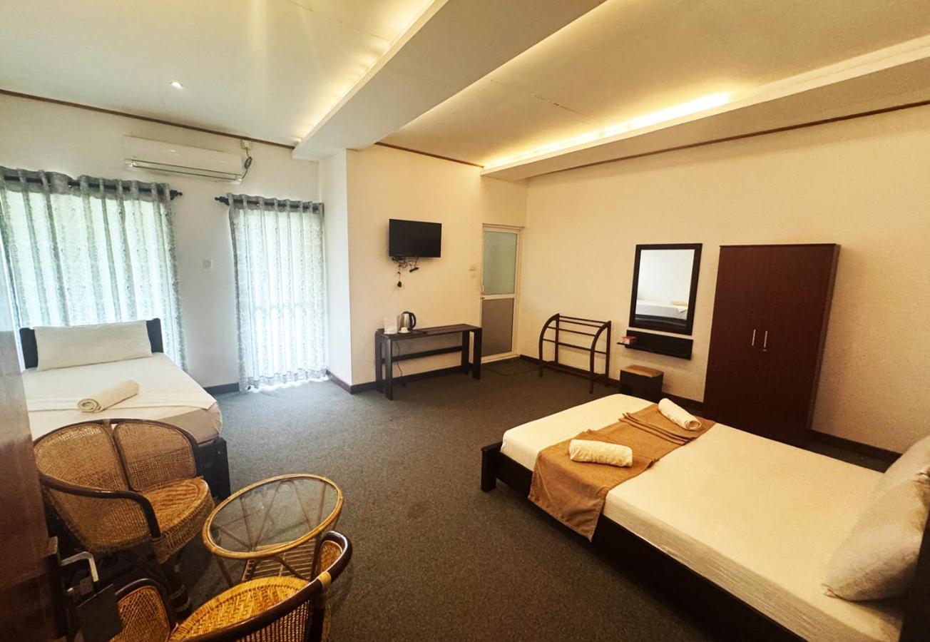 Nico Lagoon Hotel Negombo Bagian luar foto