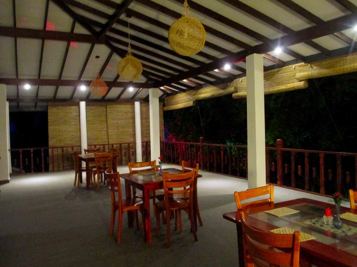 Nico Lagoon Hotel Negombo Bagian luar foto