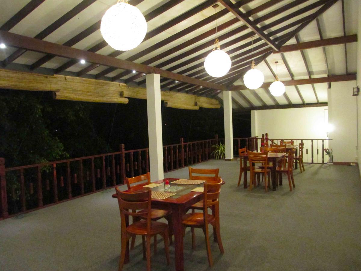 Nico Lagoon Hotel Negombo Bagian luar foto