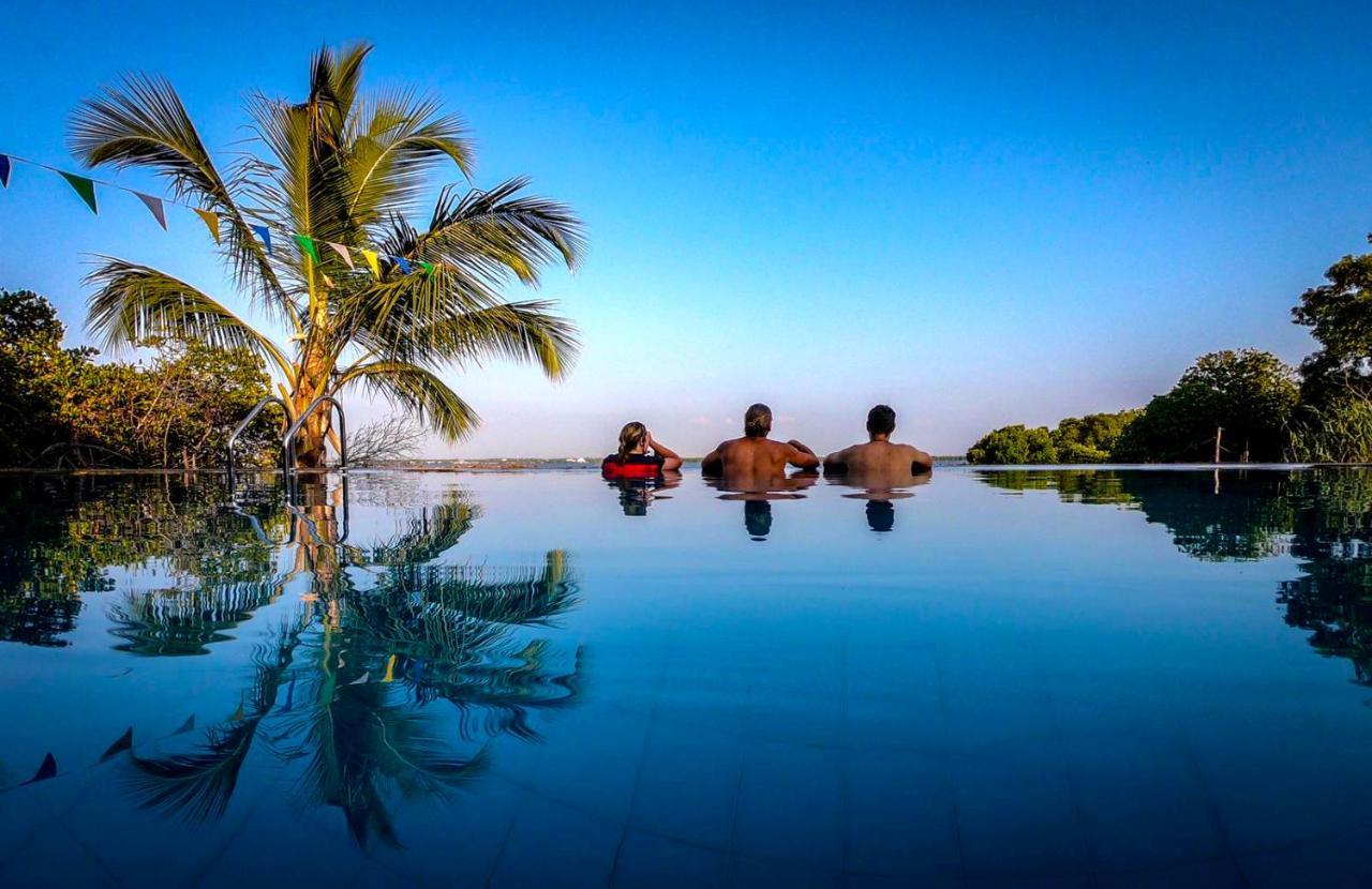 Nico Lagoon Hotel Negombo Bagian luar foto