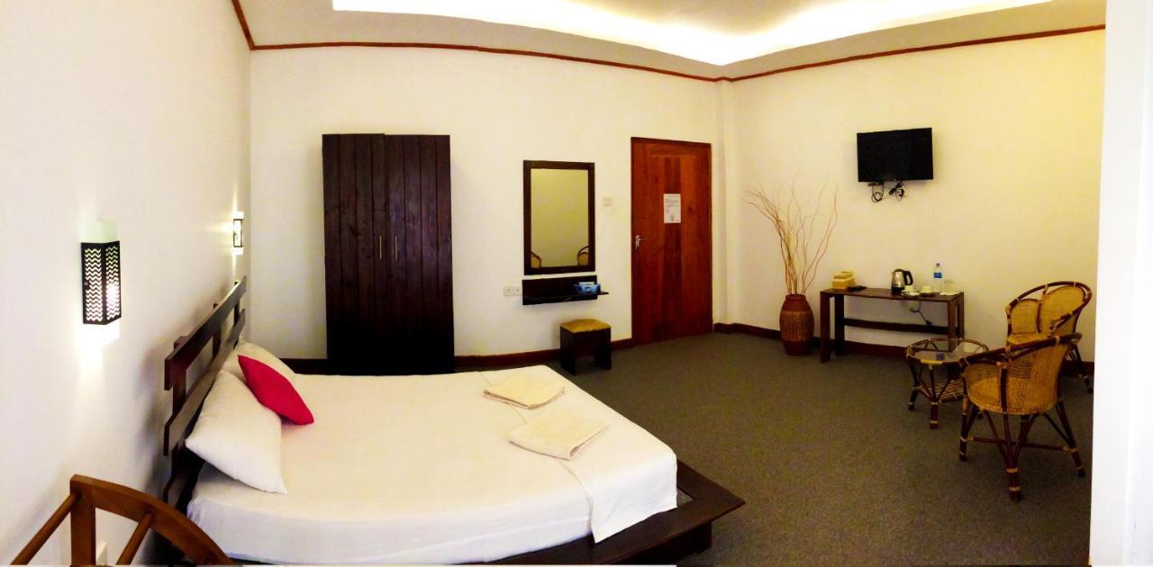 Nico Lagoon Hotel Negombo Bagian luar foto
